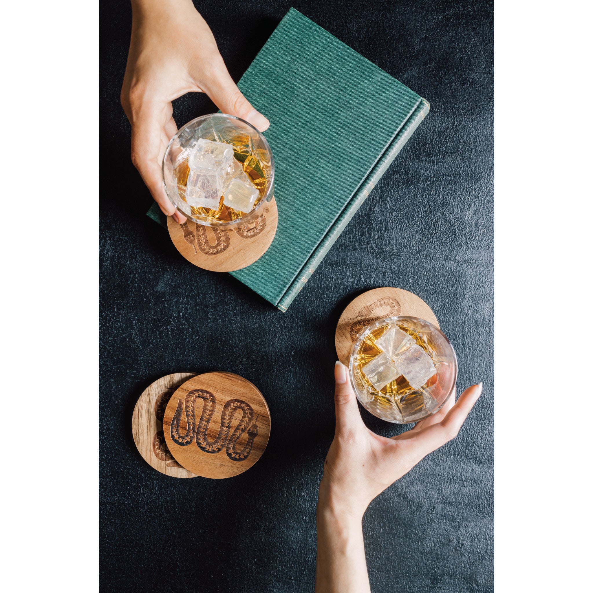 Lot de 4 sous-verres gravés Olympus
